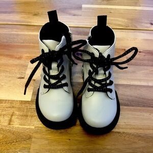 Zara Boots size 24 (US 7 to 7.5)